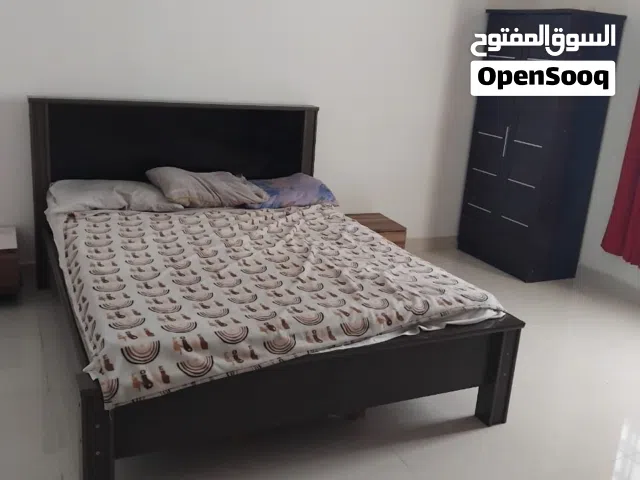 سرير كبير للبيع بالماتريس