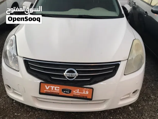 2012 نيسان التيما SV