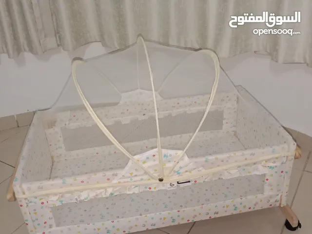 تخت بيبي مستعمل هزاز