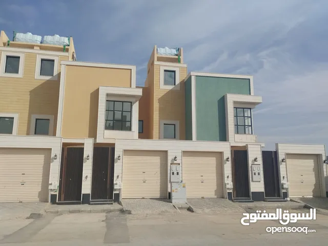 300 m2 4 Bedrooms Townhouse for Sale in Al Riyadh Dahrat Namar