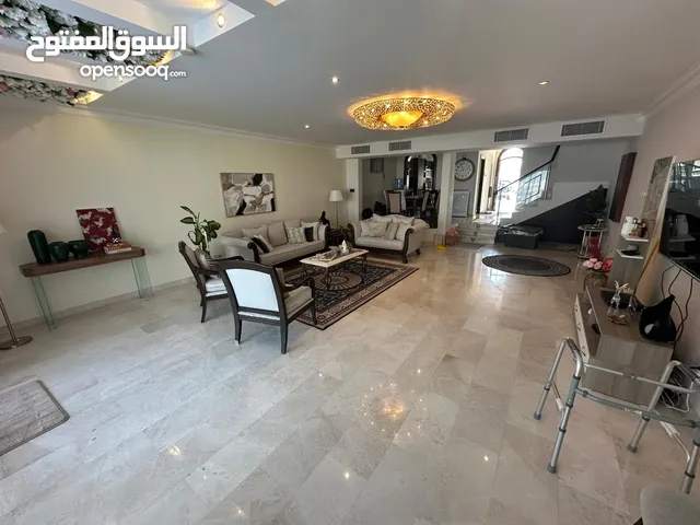 فيلا فاخره للإيجار في امواج