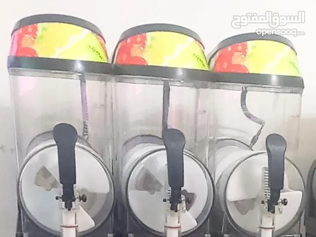 مكانه شلاش 9كبسات دنبر بحال الوكاله من شركه المتخصصه وطاولات وفرن بيتزا