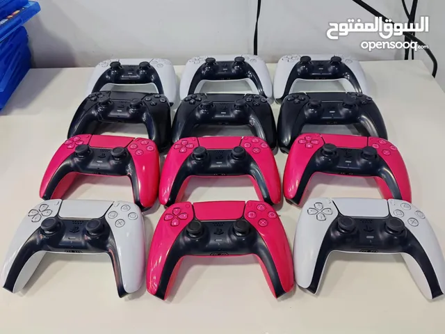 أيادي بلاي ستيشن فايف مستعمل بحالة الوكالة وعلى الفحص الكامل متوفر عدة الألوان من اليد ابيض & اسود
