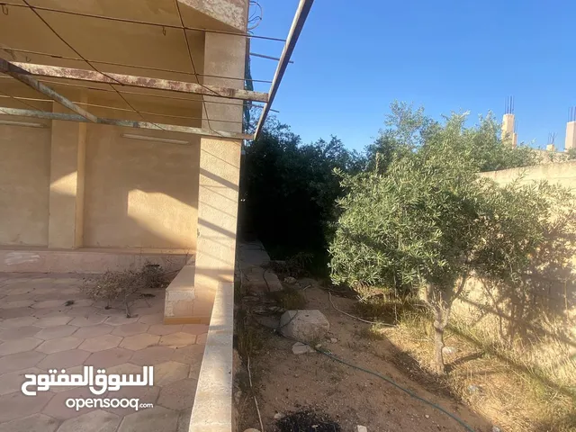منزل مستقل طابقين مع ارض وحديقة مساحة الارض 1000 متر مربع