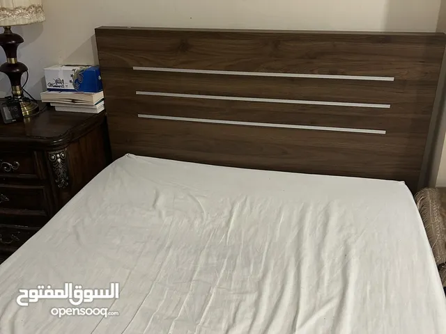 سرير مقاس 140 بالمرتبة جديد تماما استعمال شهور بسيطة  bed with mattress