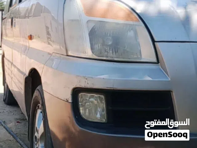 2005 هيونداي H1 GL Plus