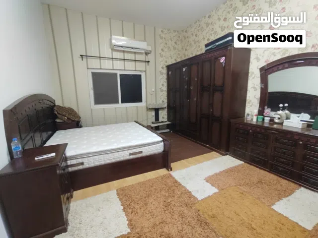 غرفة نوم +طقم كنب +خزانه +ثلاجه +ستاره +