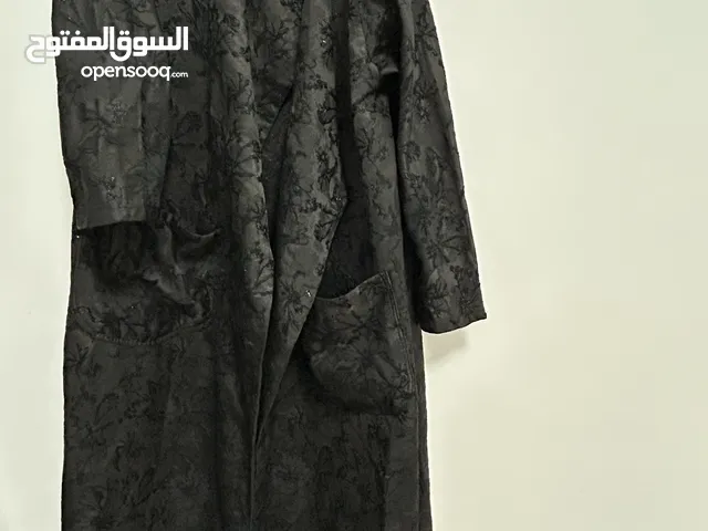 عبايات وفساتين الوحده ب 100 الجوده ممتازه