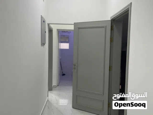 شقة للايجار الشهري في مسقط الموالح الجنوبية قريبة من الخدمات وتتميز بمكان هادئ