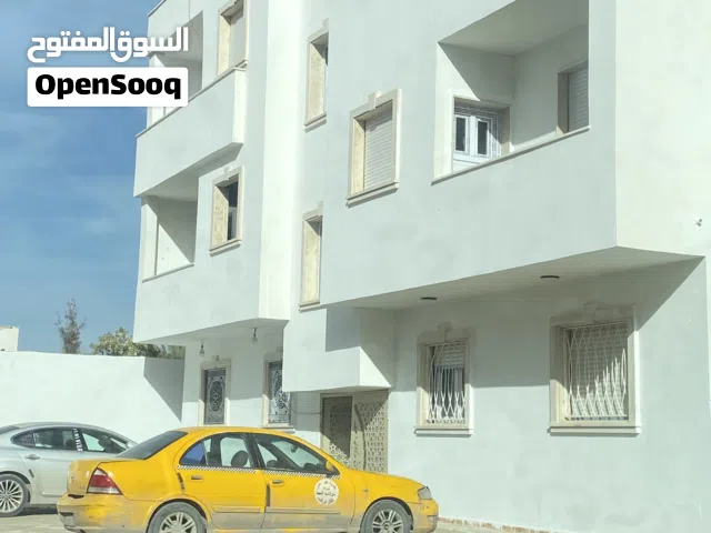 شقة جديدة للإيجار  طرابلس طريق المطار/ الخلاطات