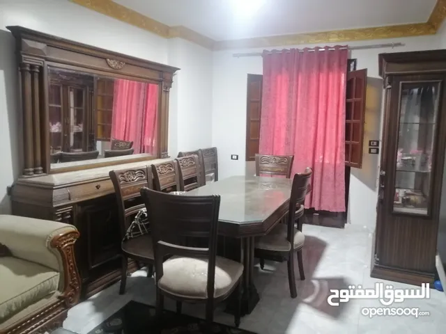 غرفة سفرة كاملة بحالة جيدة