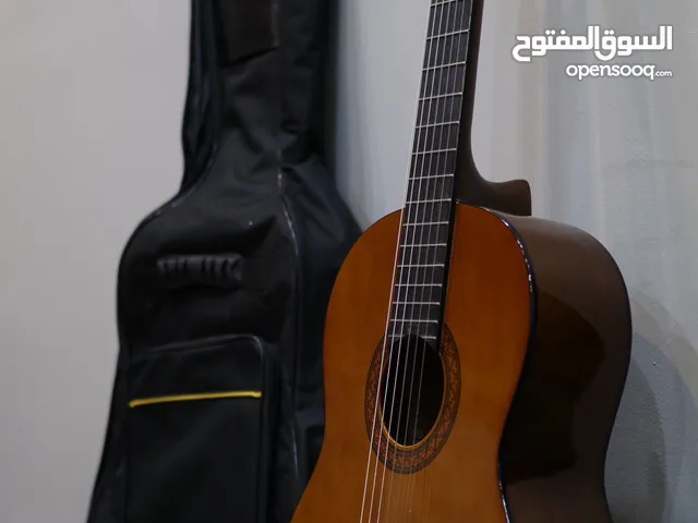 قيتار Yamaha C40