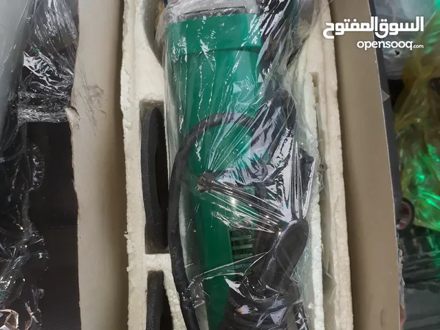 صاروخ 5بوصه معاه 2حجر و2 مفتاح و2 شربون ومكيتا صىنى 2بطاريه 21 فولت جداد بالكرتونه