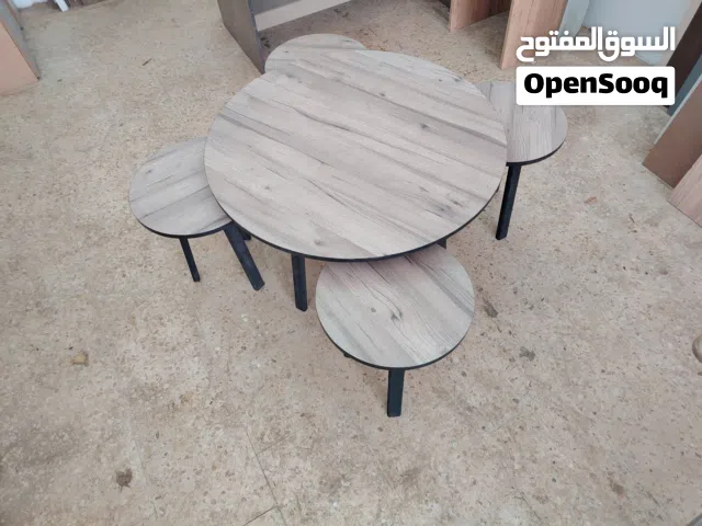 طاولات وسط وسيرفس مكونة من خمس طاولات طاولات قهوة