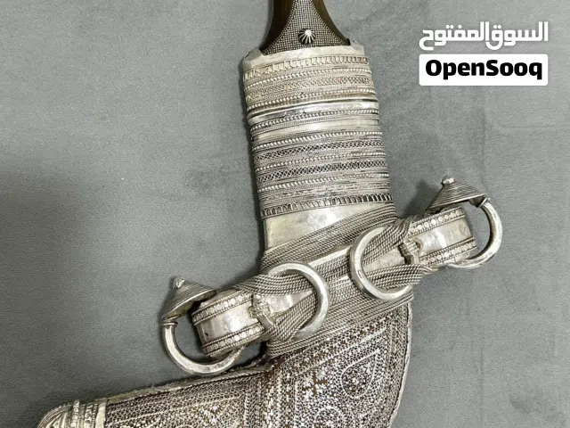 خنجر سلاطين تسر الناظرين عليها قرن زاف افريقي (صيفاني).