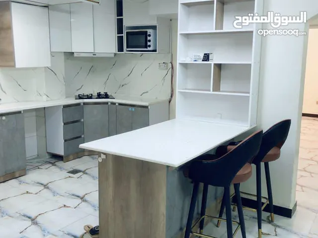 شقة فاخرة ط1 للبيع في مجمع حي الحسين السكني