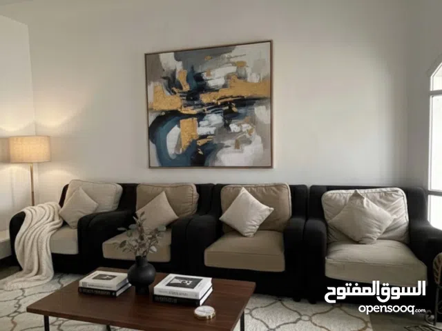 للبيع: طقم كراسي راقي يكفي 9 اشخاص مريح ونظيف جدا /for sale: Elegant sofa for 9 person