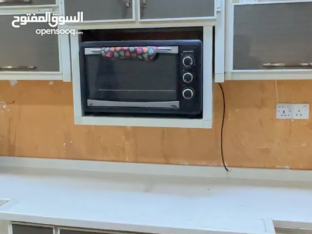 معرض ،كاونتر للمطبخ،11متر،استعمال خفيف مع طباخ خمس عيون ومفرغة