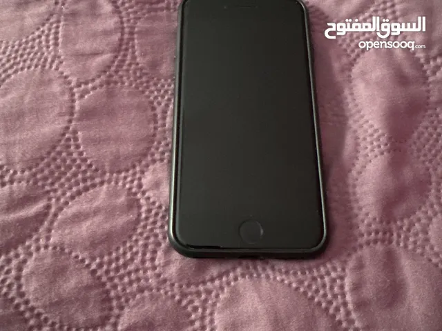 ايفون7 ذاكره 128جيجا معه الكرتونه الاصليه