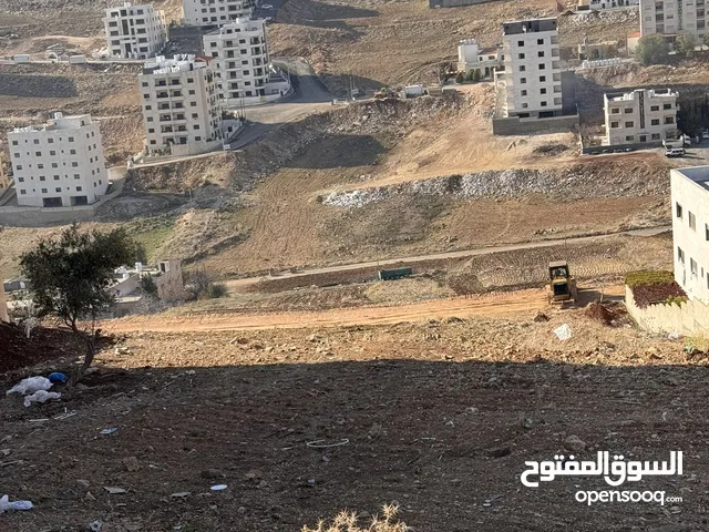 ارض اطلاله جميله واصل جميع الخدمات ماء كهرباء من المالك مباشره منسوب 9كتر تصلح للاسكانات