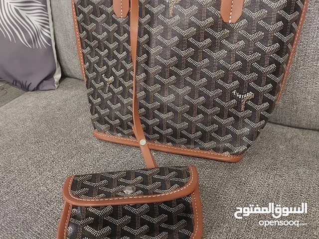 شنط منوعة وأحجام مختلفة
