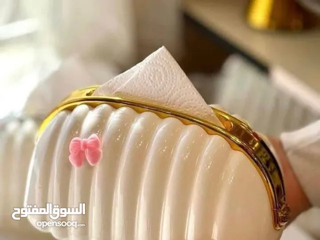 حامل المناديل باطار ذهبي راقي