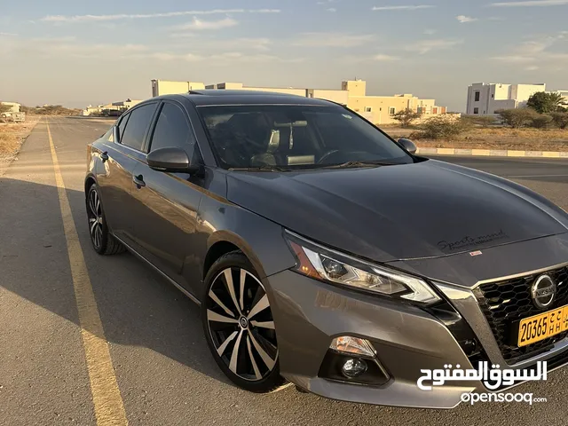 Used Nissan Altima in Al Batinah