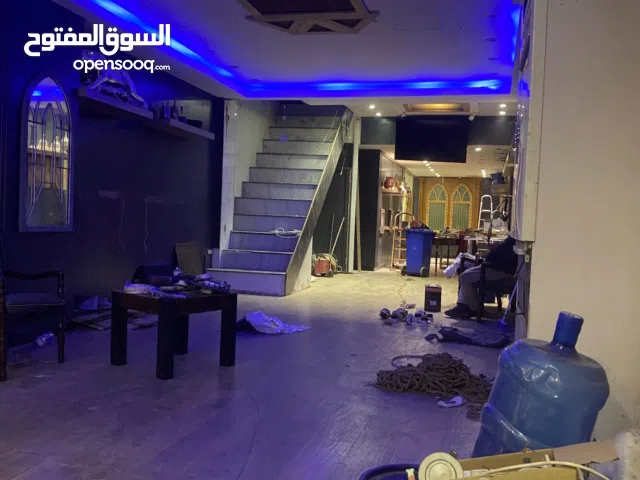 محل موقع مميز للايجار في المنصور