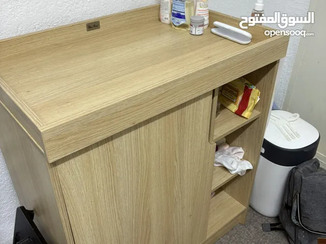 طاولة تغيير للأطفال مستعملة