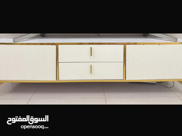 للبيع طاولة تلفزيون For sale, a TVtable