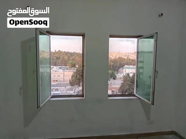 Unfurnished Monthly in Amman University Street