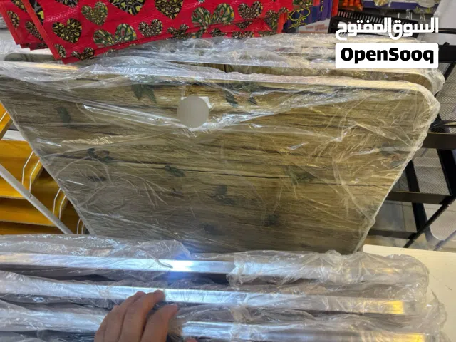 ميز قابل للطي