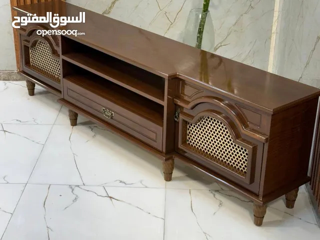 ميز خشب أصلي قياس 180 سانتيم متوفر بجميع الأنواع والأشكال ديكور جميل ميز بلازمة يوجد توصيل