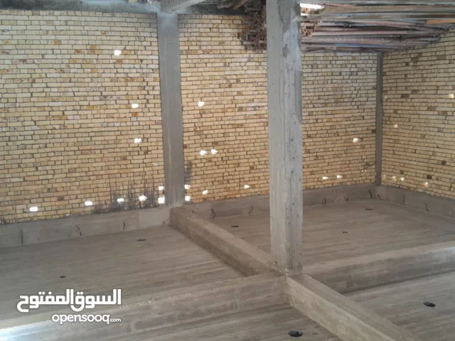 نجار ابو عباس نعمل داخل البصرة فقط وحسب طلب الزبون لجميع انواع الديكور والدروجه بصورة عامه