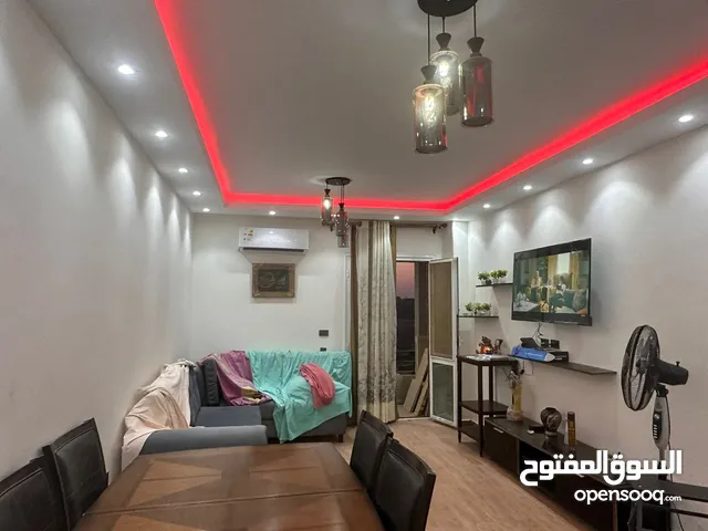 شقه للبيع بكومبوند تشطيب فاخر بالكامل وجاهزه للسكن