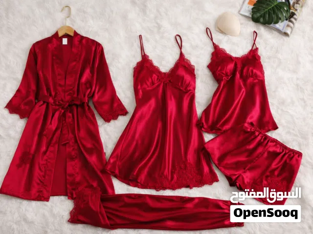 بيجامة ساتان