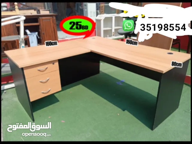 طاوله شبه جديده ما في اي مشاكل