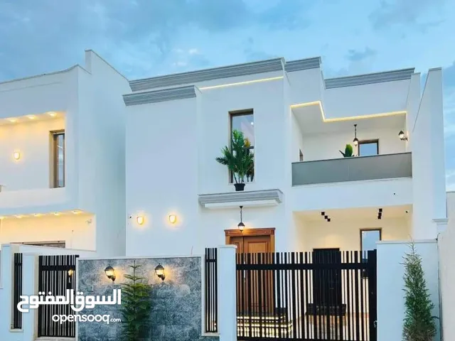 315 m2 More than 6 bedrooms Villa for Sale in Tripoli Ain Zara