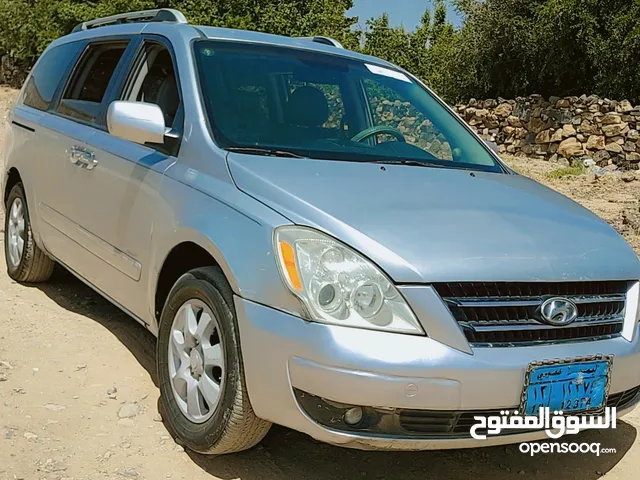 عررطه للبيع بغرض السفر باص هونداي انتوراج لمن يبحث عن الرقي والراحه والنظافه السعر 4 الف دولار