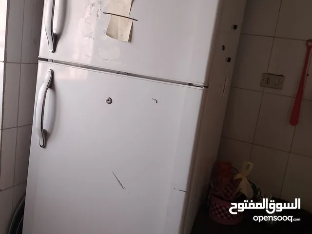 ثلاجه كبيره