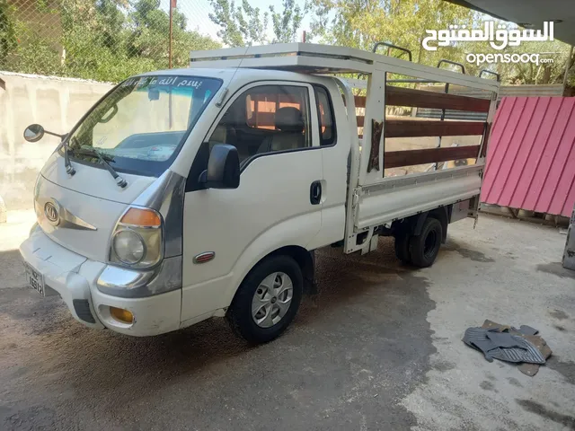 Used Kia Pregio in Mafraq