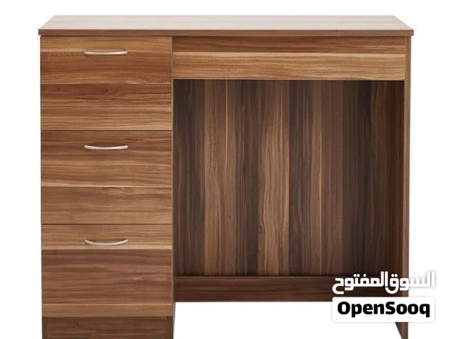 ميز مكتبي  جودة عالية امريكي  يستخدم للدراسةاو يمكن اضافة مرآة ليصبح طاولة مكياج اللون