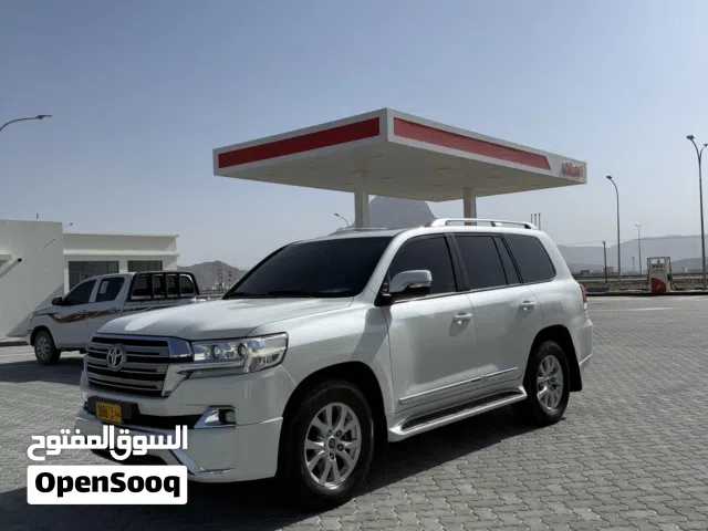 Used Toyota Land Cruiser in Al Dhahirah