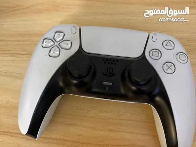 جويستك بلي فايف للبيع السعر65 وقابل للتفاوض مكاني بصره