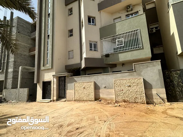 220 m2 3 Bedrooms Apartments for Sale in Tripoli Al-Krama