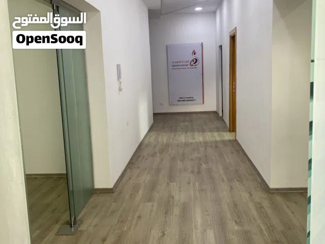 فيلا ارضيه مكتبيه في حي الاندلس للايجار ممتازه