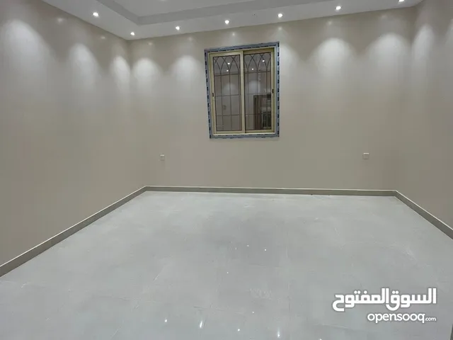 208 m2 5 Bedrooms Apartments for Rent in Al Madinah Alaaziziyah