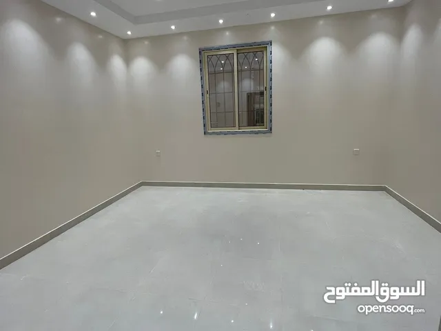 السلام عليكم ورحمه الله شقه للايجار المدينه المنوره حي العزيزيه