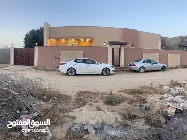 270 m2 5 Bedrooms Townhouse for Sale in Tripoli Jazeerat Al-Fahm