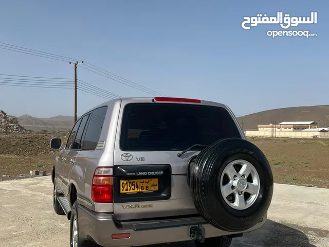 Toyota Land Cruiser 2000 in Al Dhahirah